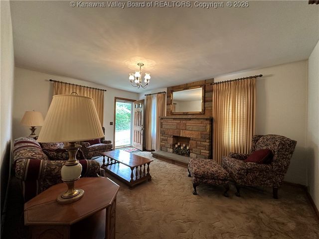 2195 Oakridge Drive, Charleston, WV 25311