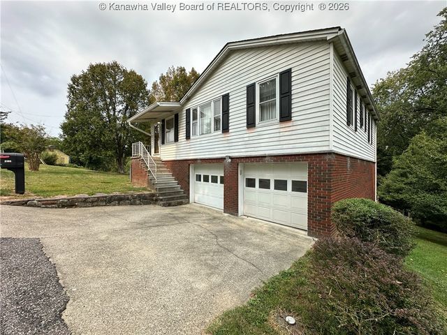 2195 Oakridge Drive, Charleston, WV 25311