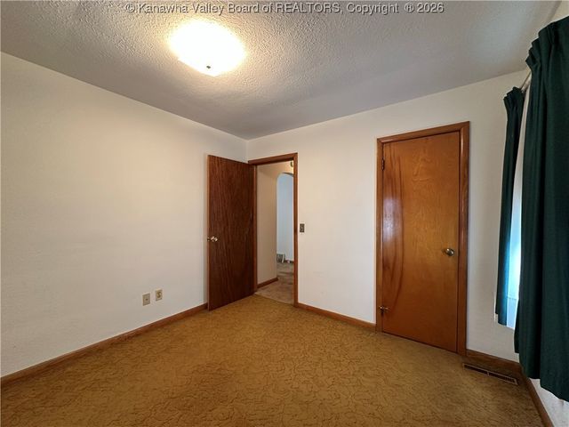 2195 Oakridge Drive, Charleston, WV 25311