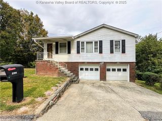 2195 Oakridge Drive, Charleston, WV 25311
