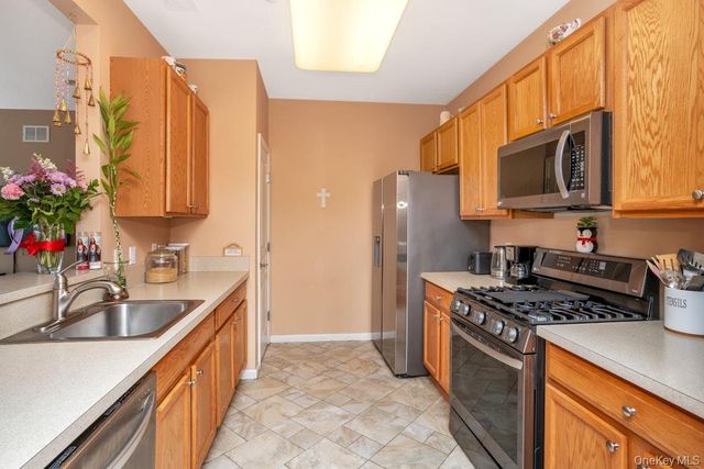 1927 Finch Lane, Central Islip, NY 11722