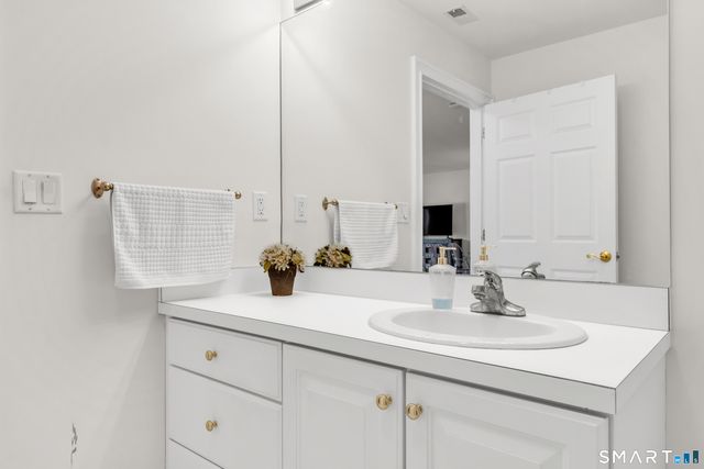 80 Southwick Court 201, Cheshire, CT 06410