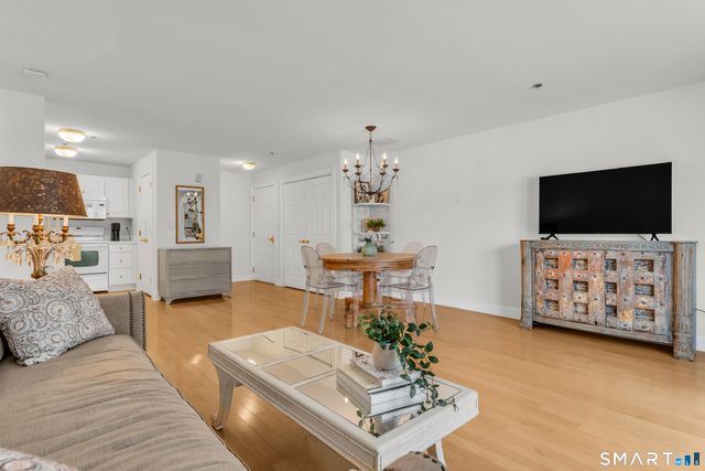 80 Southwick Court 201, Cheshire, CT 06410