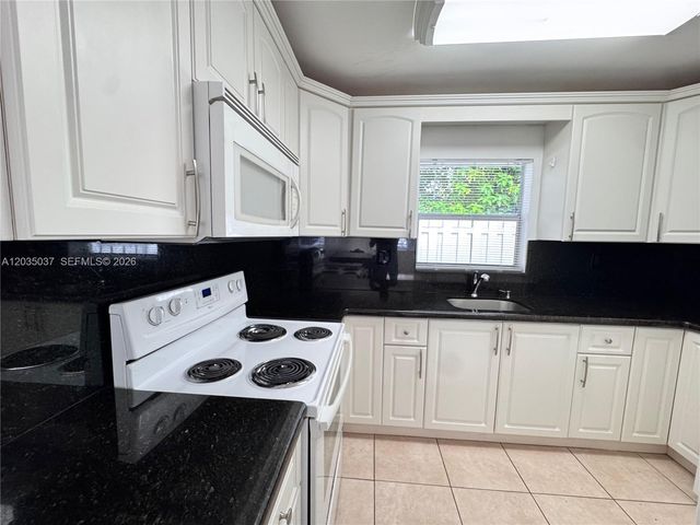 1801 NE 25th Ave 3, Pompano Beach, FL 33062