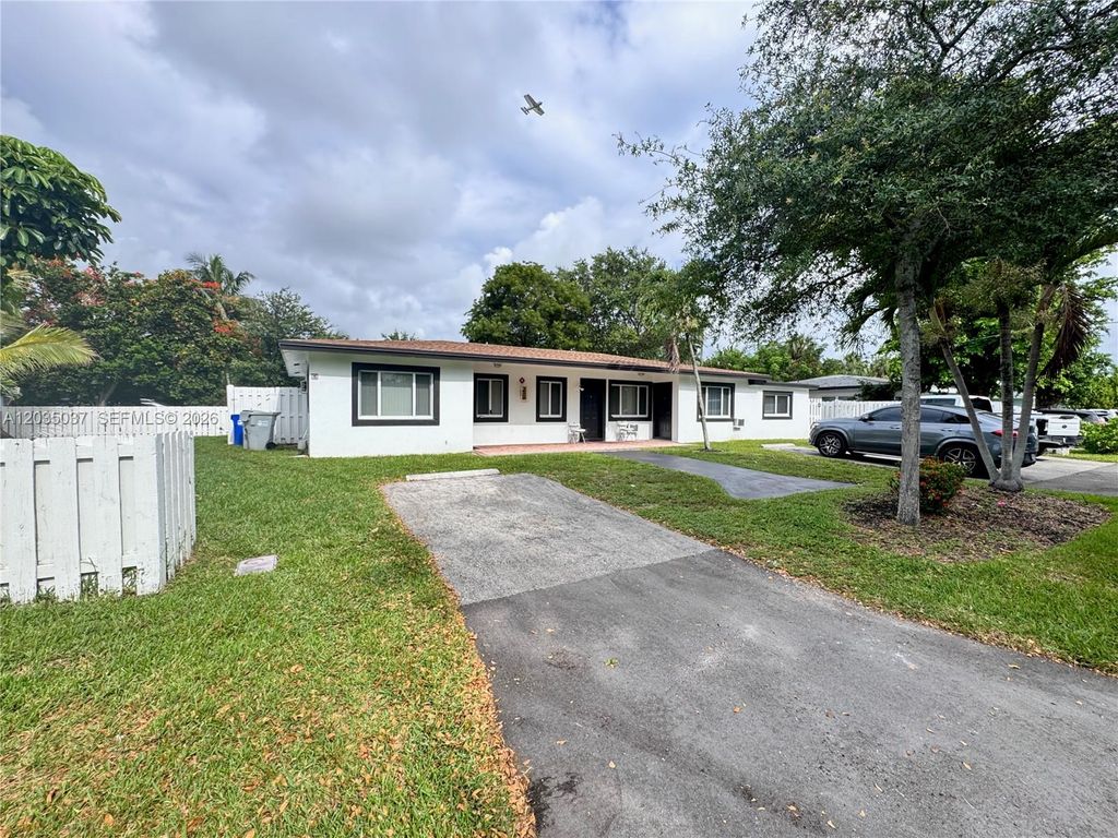 1801 NE 25th Ave 3, Pompano Beach, FL 33062