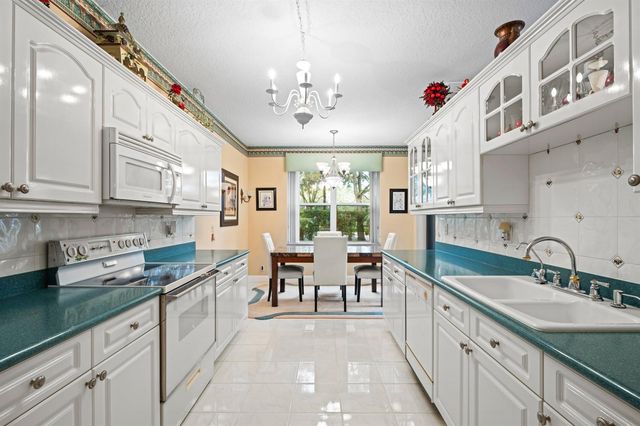 8550 Via Romana 1, Boca Raton, FL 33496