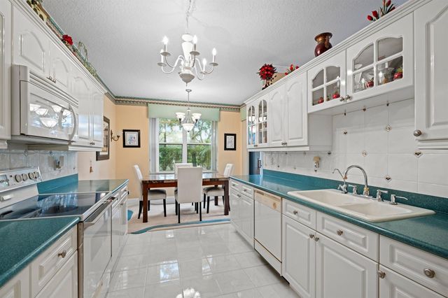 8550 Via Romana 1, Boca Raton, FL 33496