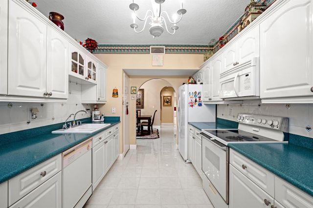 8550 Via Romana 1, Boca Raton, FL 33496