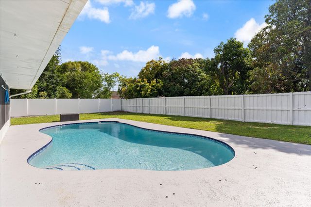 103 Prado Street, Royal Palm Beach, FL 33411