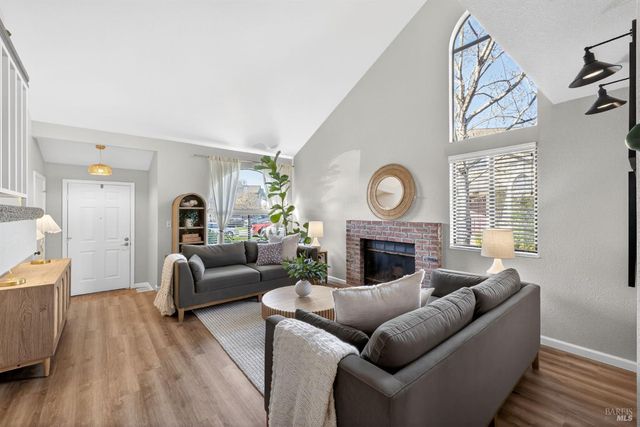 207 Othello Ct, Windsor, CA 95492