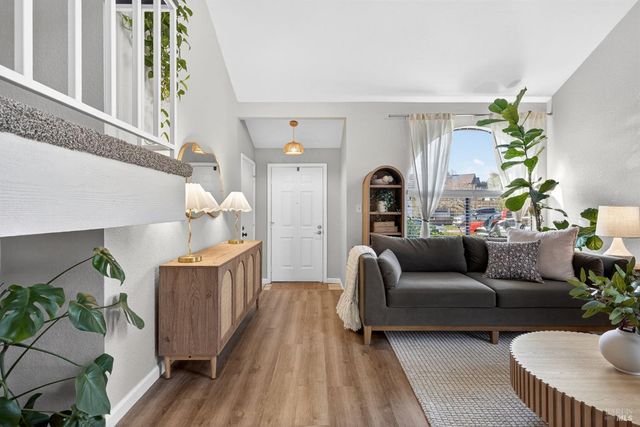 207 Othello Ct, Windsor, CA 95492