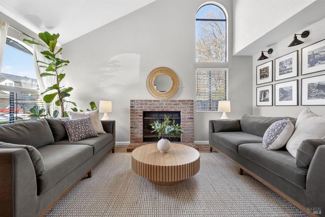 207 Othello Ct, Windsor, CA 95492