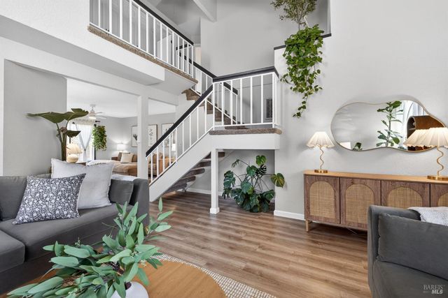 207 Othello Ct, Windsor, CA 95492