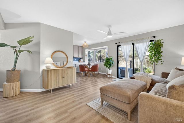 207 Othello Ct, Windsor, CA 95492