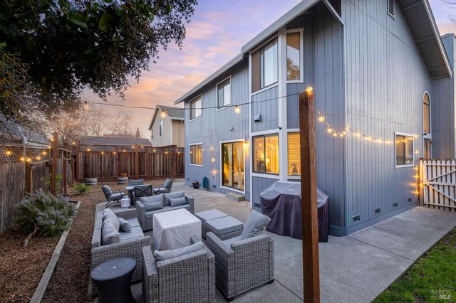 207 Othello Ct, Windsor, CA 95492