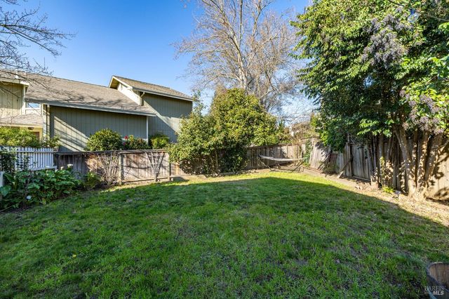 207 Othello Ct, Windsor, CA 95492