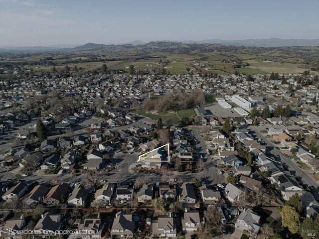 207 Othello Ct, Windsor, CA 95492