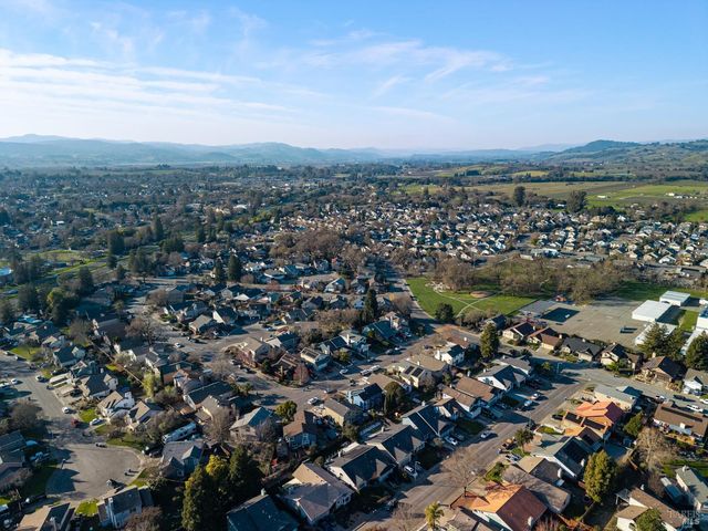 207 Othello Ct, Windsor, CA 95492