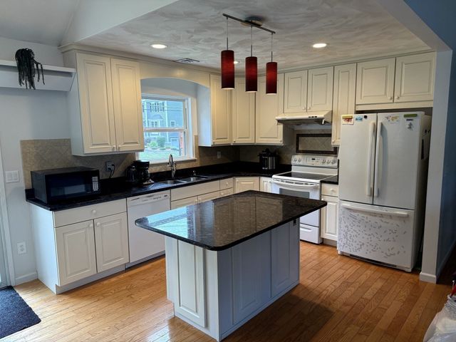 1 Stuart Street, Wilmington, MA 01887