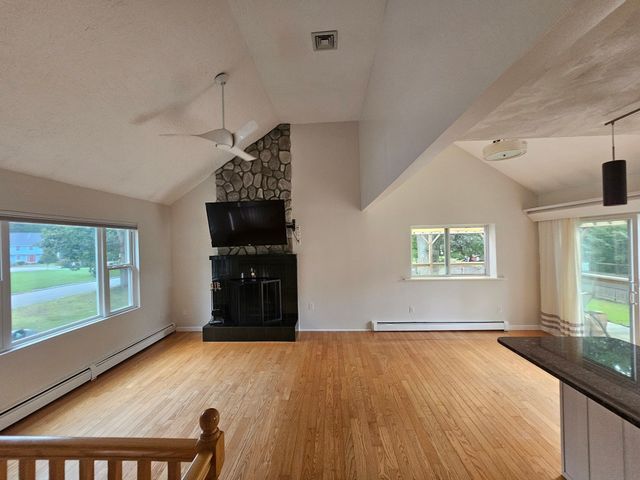 1 Stuart Street, Wilmington, MA 01887