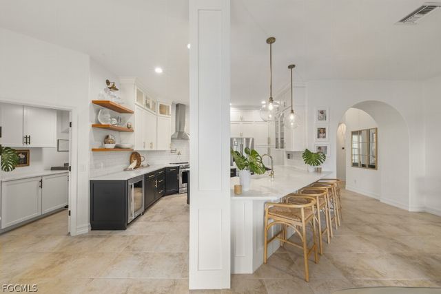 2648 Fairmont Isle CIR, Cape Coral, FL 33991