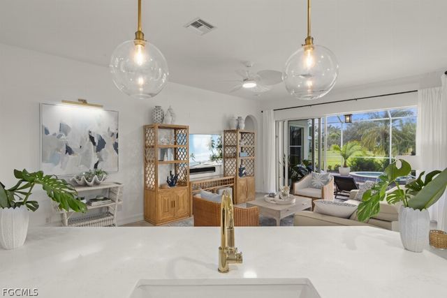 2648 Fairmont Isle CIR, Cape Coral, FL 33991