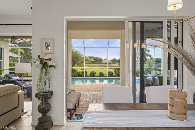 2648 Fairmont Isle CIR, Cape Coral, FL 33991