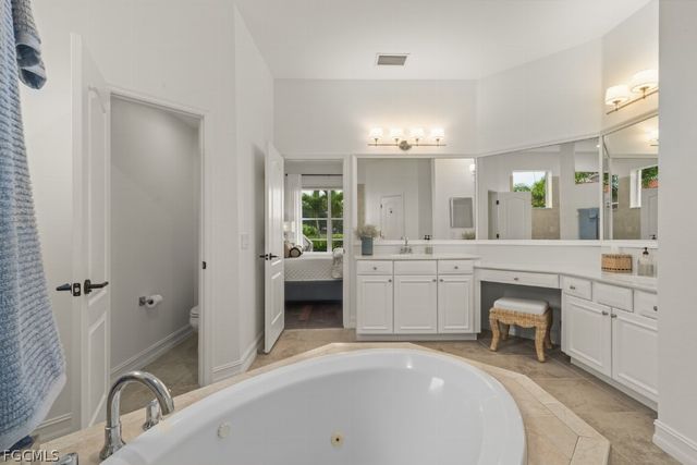 2648 Fairmont Isle CIR, Cape Coral, FL 33991