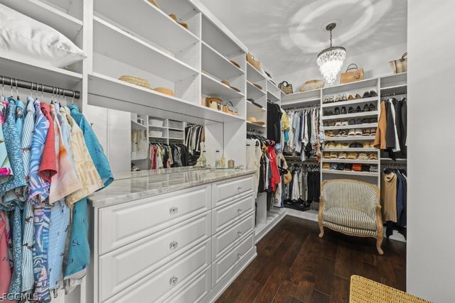 2648 Fairmont Isle CIR, Cape Coral, FL 33991