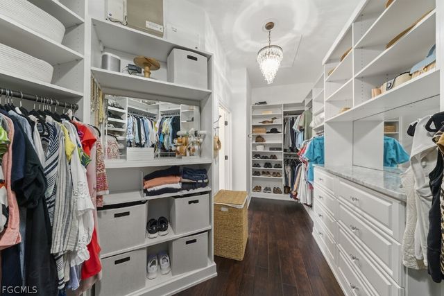 2648 Fairmont Isle CIR, Cape Coral, FL 33991