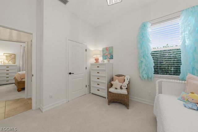 2648 Fairmont Isle CIR, Cape Coral, FL 33991