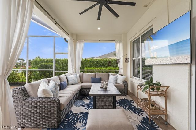 2648 Fairmont Isle CIR, Cape Coral, FL 33991