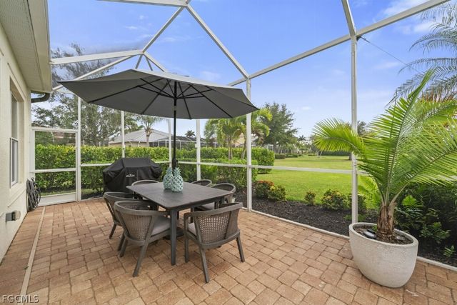 2648 Fairmont Isle CIR, Cape Coral, FL 33991