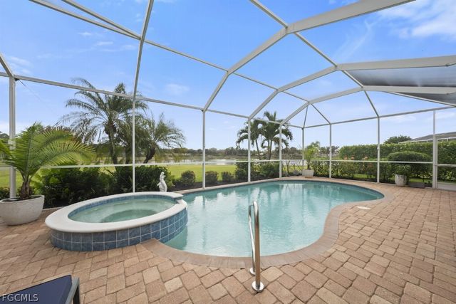 2648 Fairmont Isle CIR, Cape Coral, FL 33991
