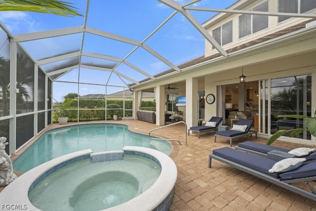 2648 Fairmont Isle CIR, Cape Coral, FL 33991