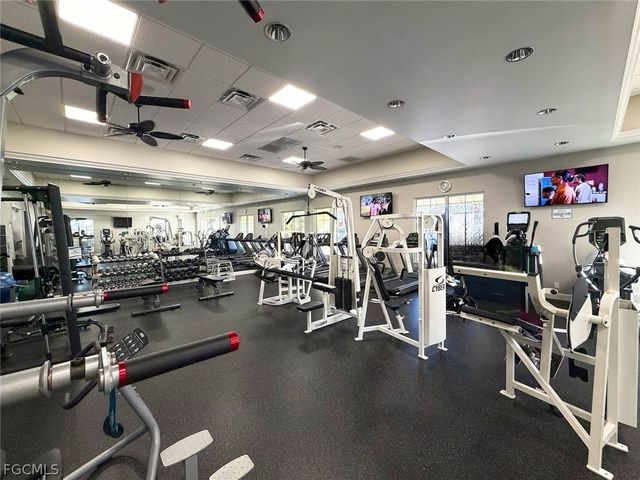 2648 Fairmont Isle CIR, Cape Coral, FL 33991