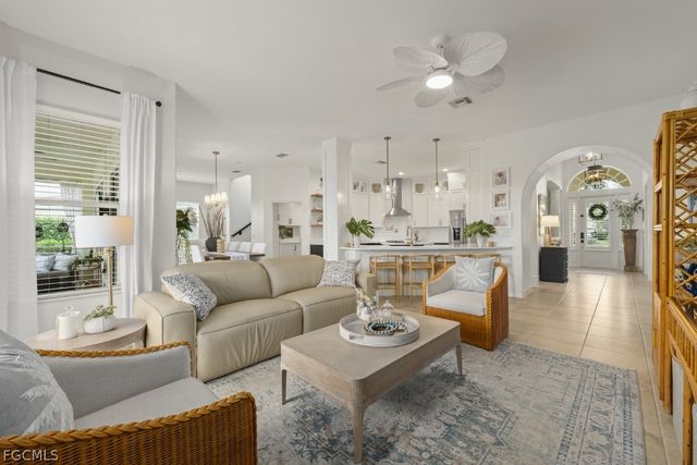 2648 Fairmont Isle CIR, Cape Coral, FL 33991