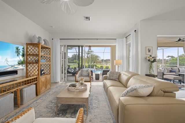 2648 Fairmont Isle CIR, Cape Coral, FL 33991