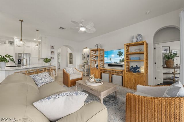 2648 Fairmont Isle CIR, Cape Coral, FL 33991