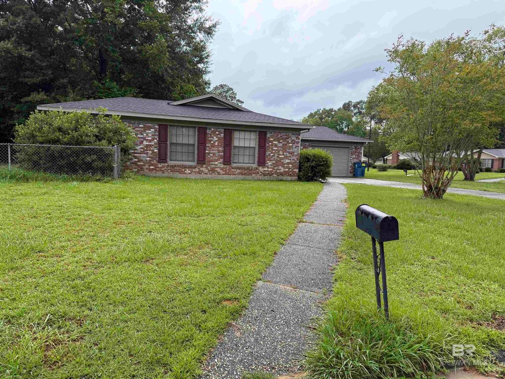 119 Spruce Avenue, Brewton, AL 36426