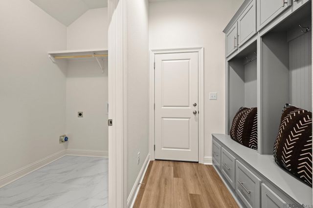 13317 Belle Reine Dr, Geismar, LA 70734