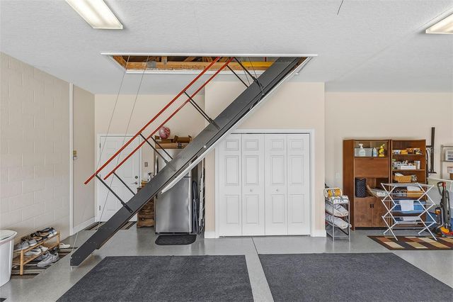 1967 LAKE RIDGE DRIVE, The Villages, FL 32162