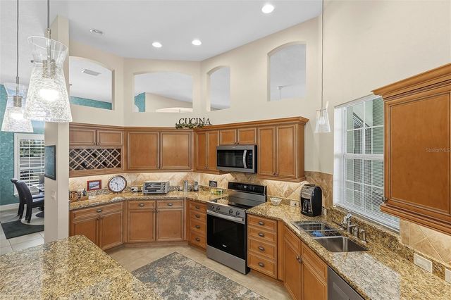 1967 LAKE RIDGE DRIVE, The Villages, FL 32162