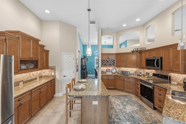 1967 LAKE RIDGE DRIVE, The Villages, FL 32162