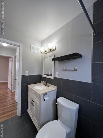 630 Gargantua Avenue, Clawson, MI 48017