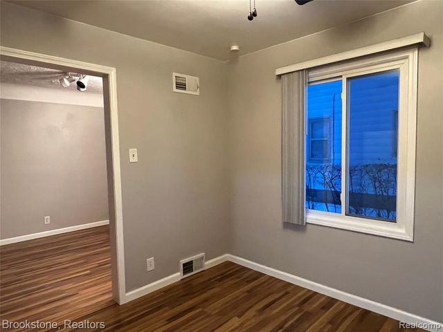 630 Gargantua Avenue, Clawson, MI 48017