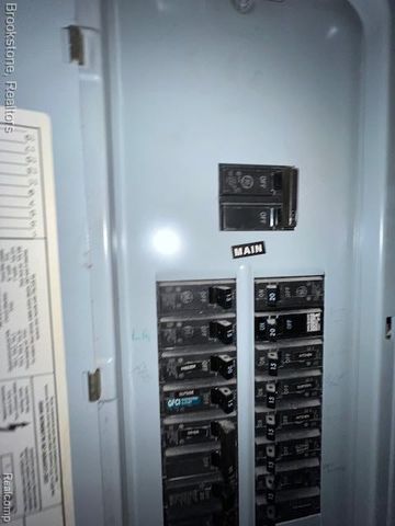 630 Gargantua Avenue, Clawson, MI 48017