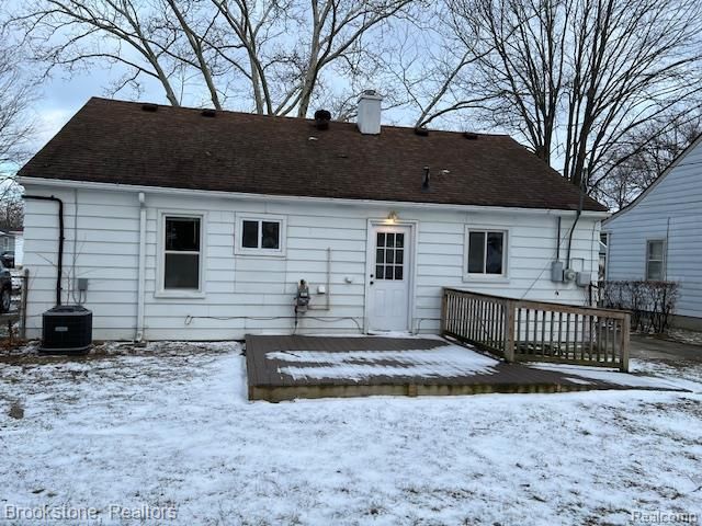 630 Gargantua Avenue, Clawson, MI 48017
