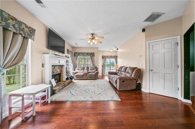 16 Willow Court NW, Cartersville, GA 30120