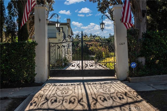 1205 W Highland Avenue, Redlands, CA 92373